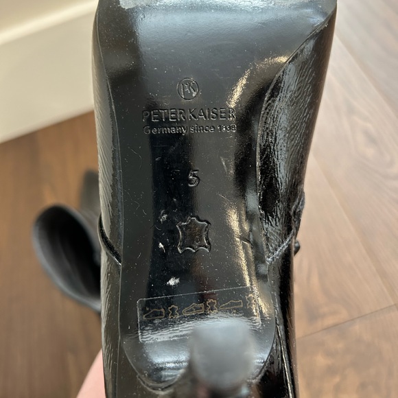 Peter Kaiser Black Leather Heeled Ankle Boot - Picture 4 of 5